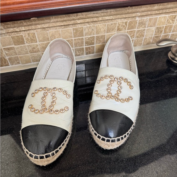 CHANEL Espadrilles - Black and Cream with Gold Accents - Picture 1 of 10